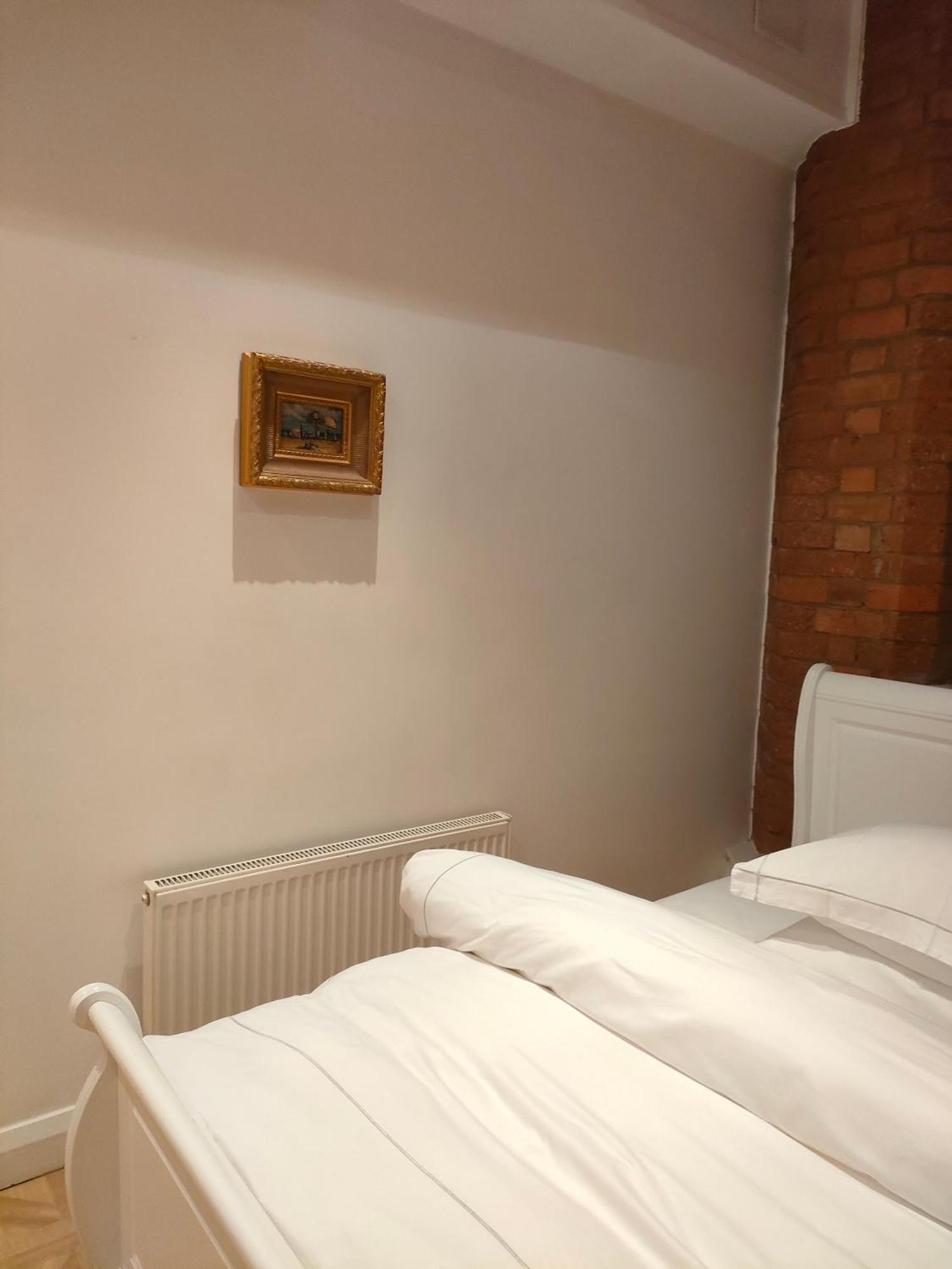 Versailles Apartment Nottingham
