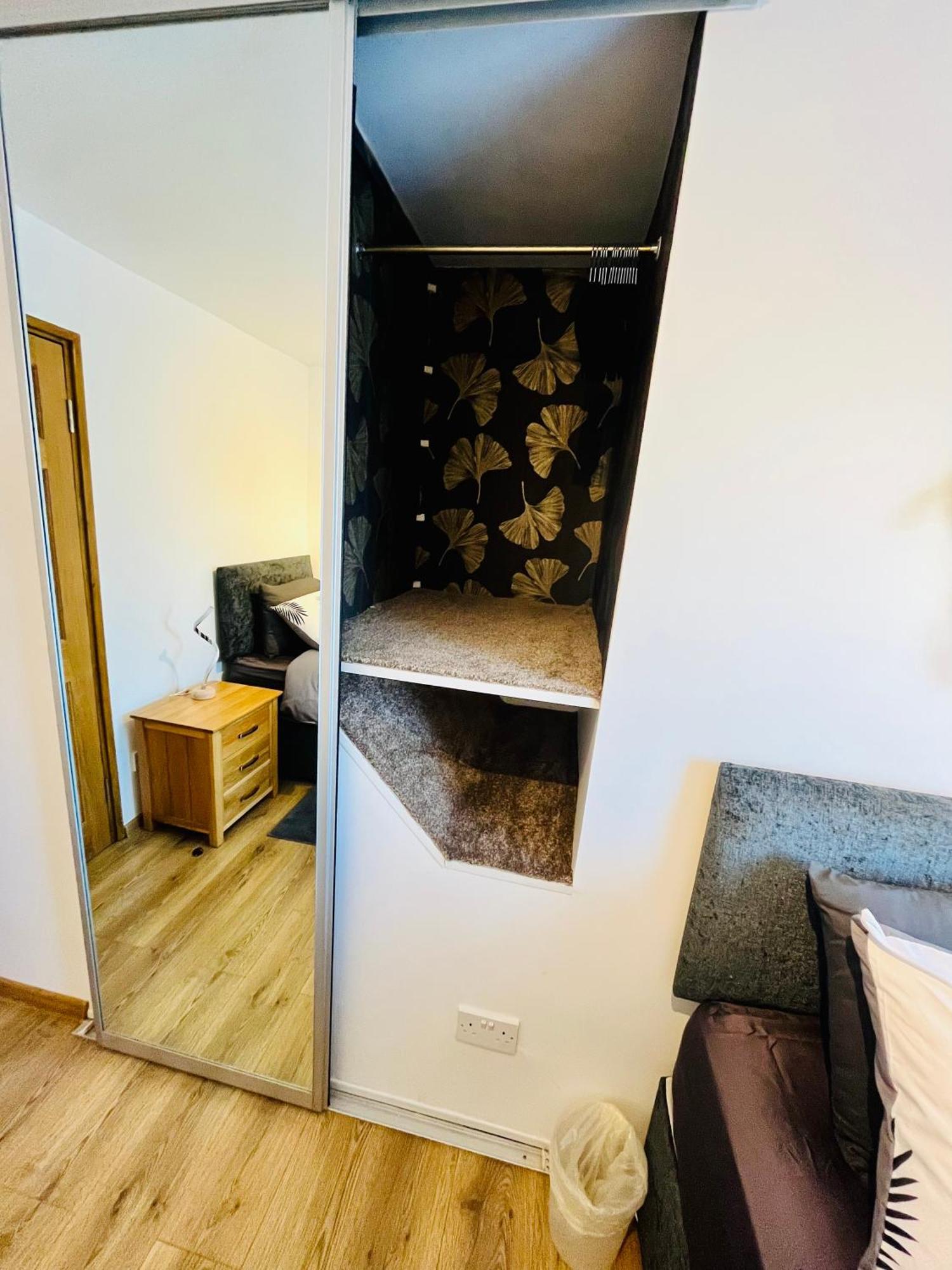 Modern Strelley Escape - Peaceful & Convenient, 2x Free Off-street Parking, Wifi -500mb, 2 Bathrooms, Contractor & Family Friendly, Ng8 Casa de férias *