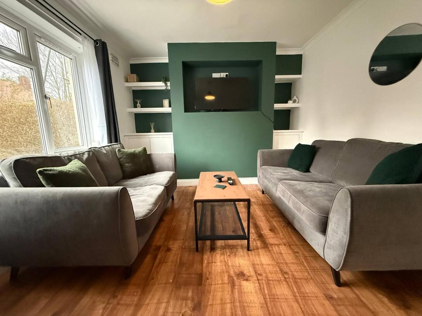 Contractor Parking & Wi-fi Holiday home *