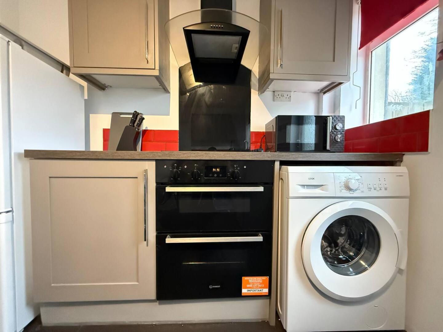 Holiday home Contractor Parking & Wi-fi