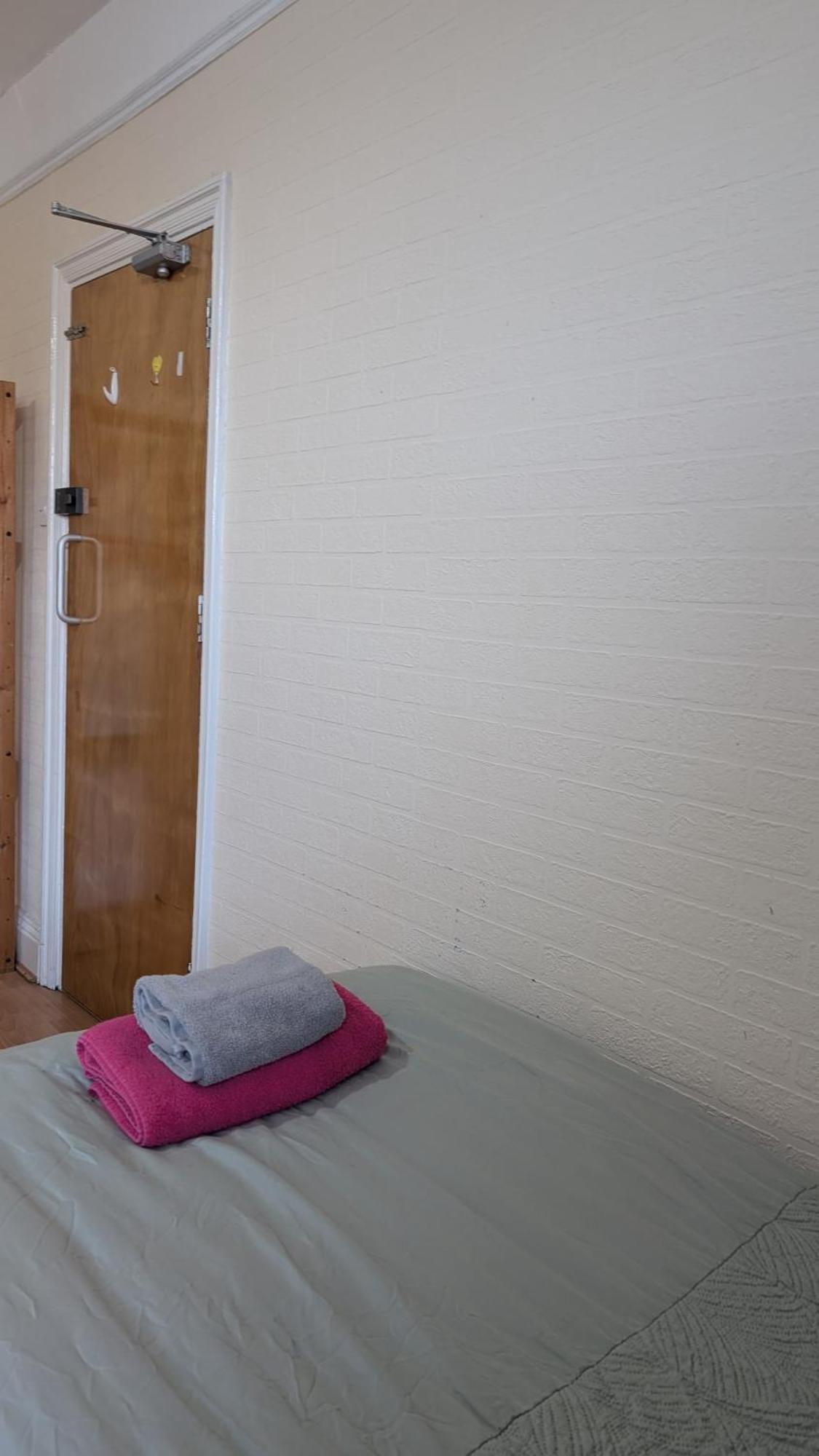 Big Double Bedroom Near Football And Cricket Ground And Railwaystation 59 Homestay Nottingham