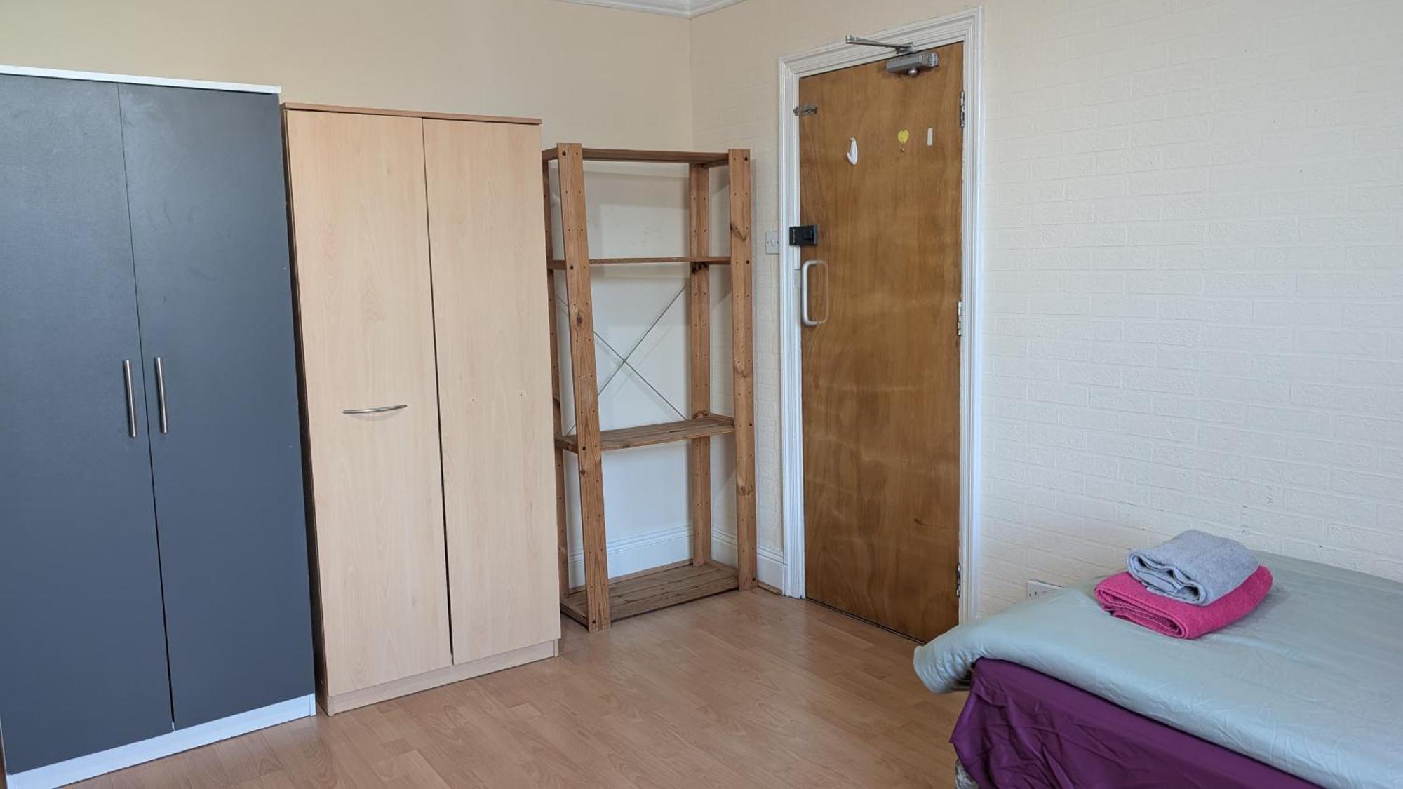 Homestay Big Double Bedroom Near Football And Cricket Ground And Railwaystation 59