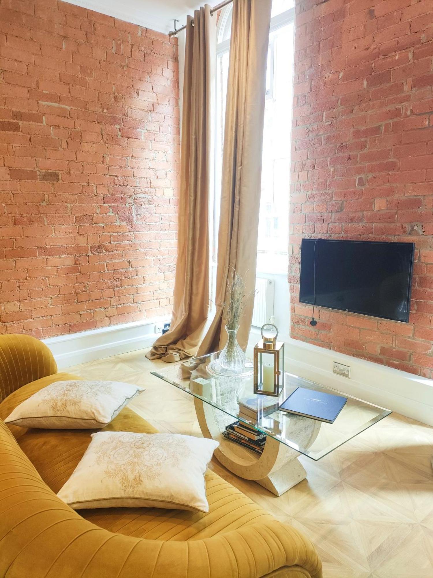 Versailles Apartment Nottingham