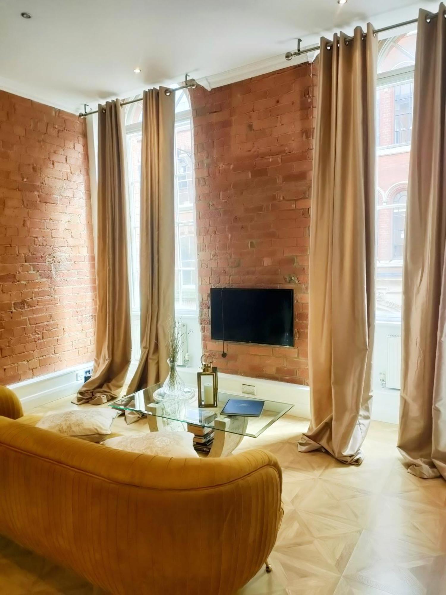 Versailles Apartment *