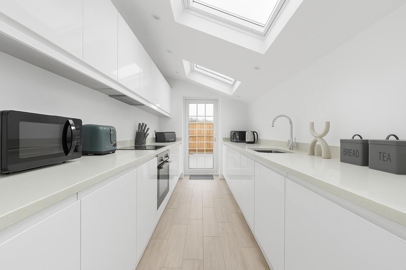 Bright Private - Peaceful Morden Location Apartment London
