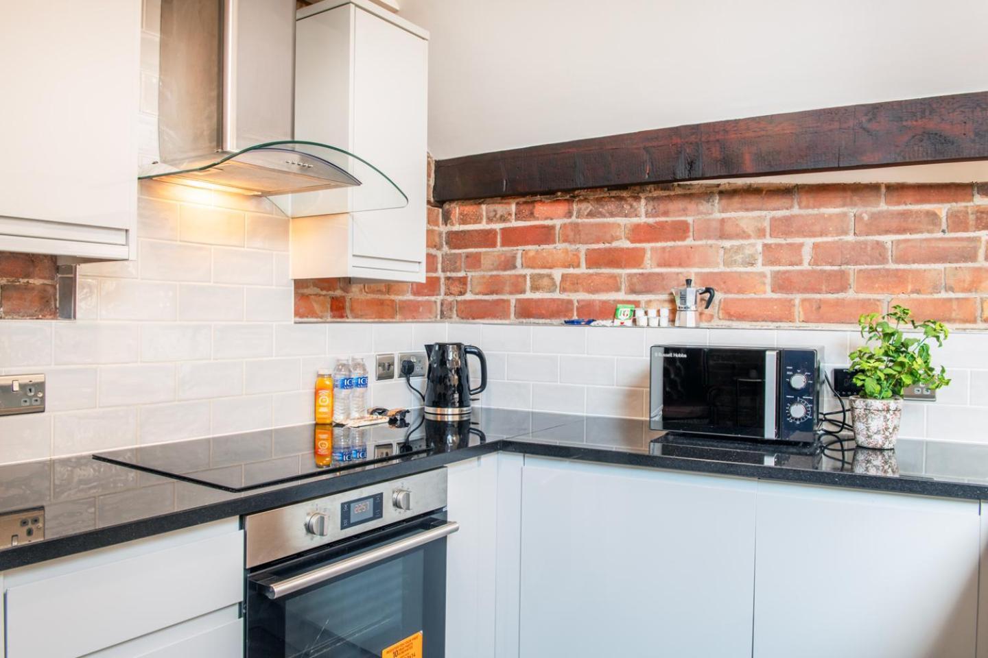 Apartment Luxury 2 Bed, 2 Bath Centre *