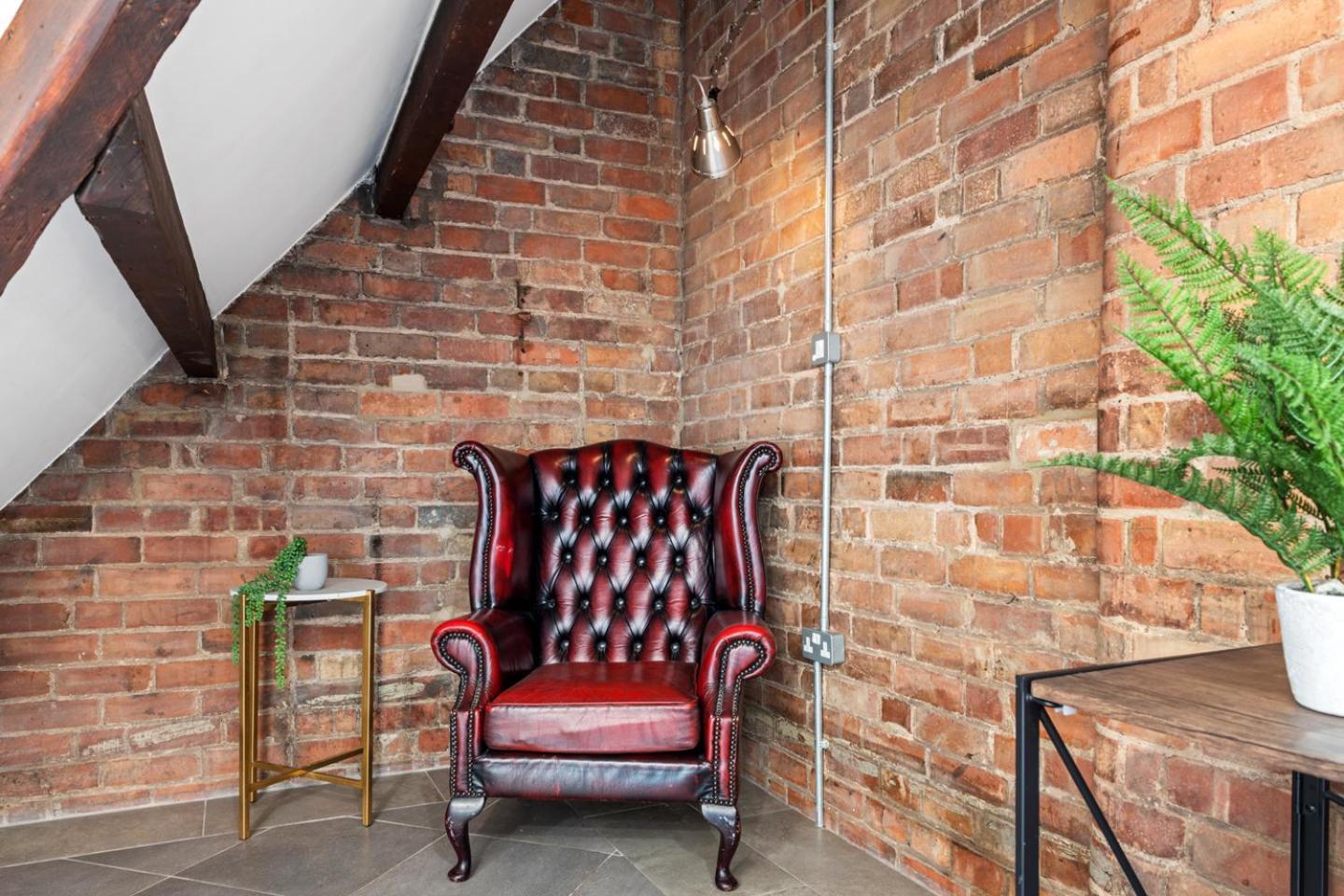 Apartment Luxury 2 Bed, 2 Bath Centre *