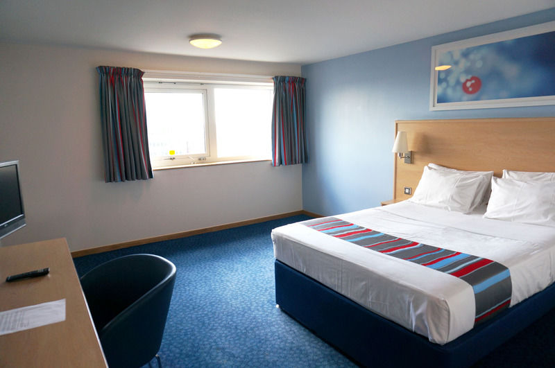 Travelodge Hotel 3*