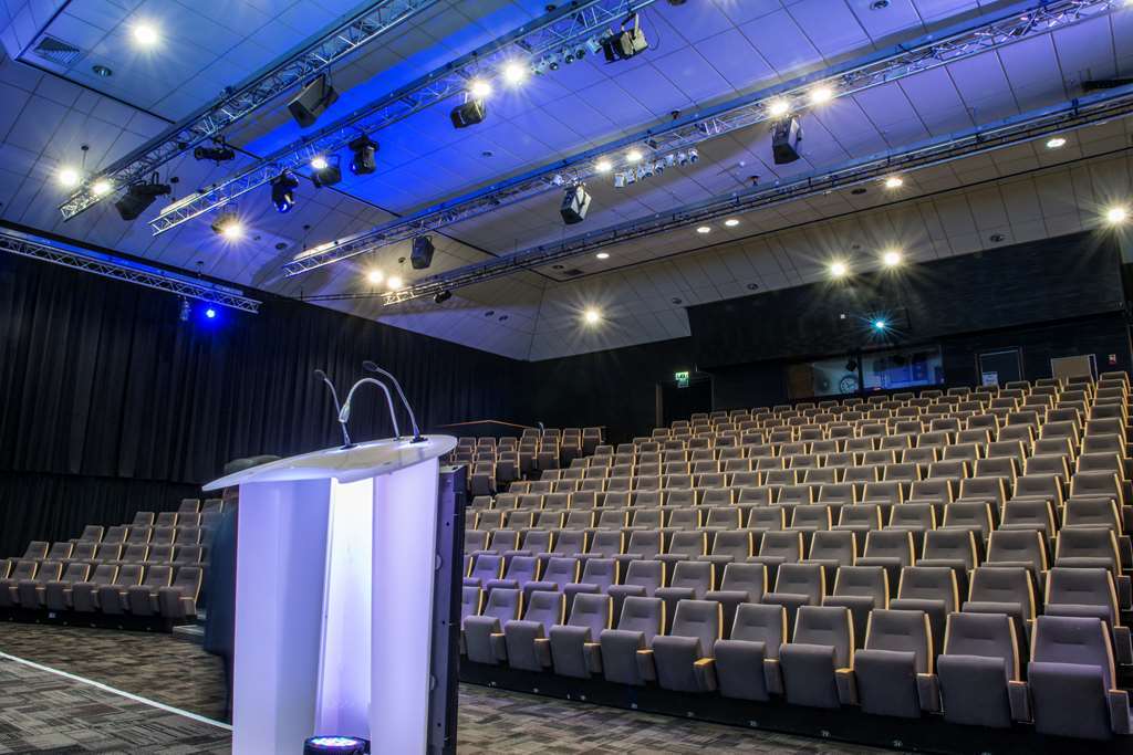 The Orchard Hotel 4*