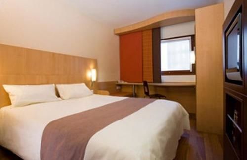 Hotel Ibis Centre 3*