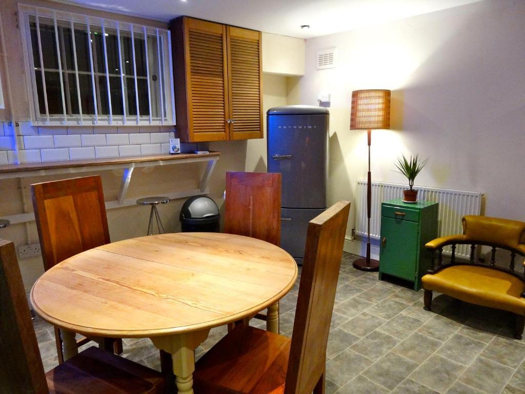 Hostel Igloo Backpackers & Annexe *