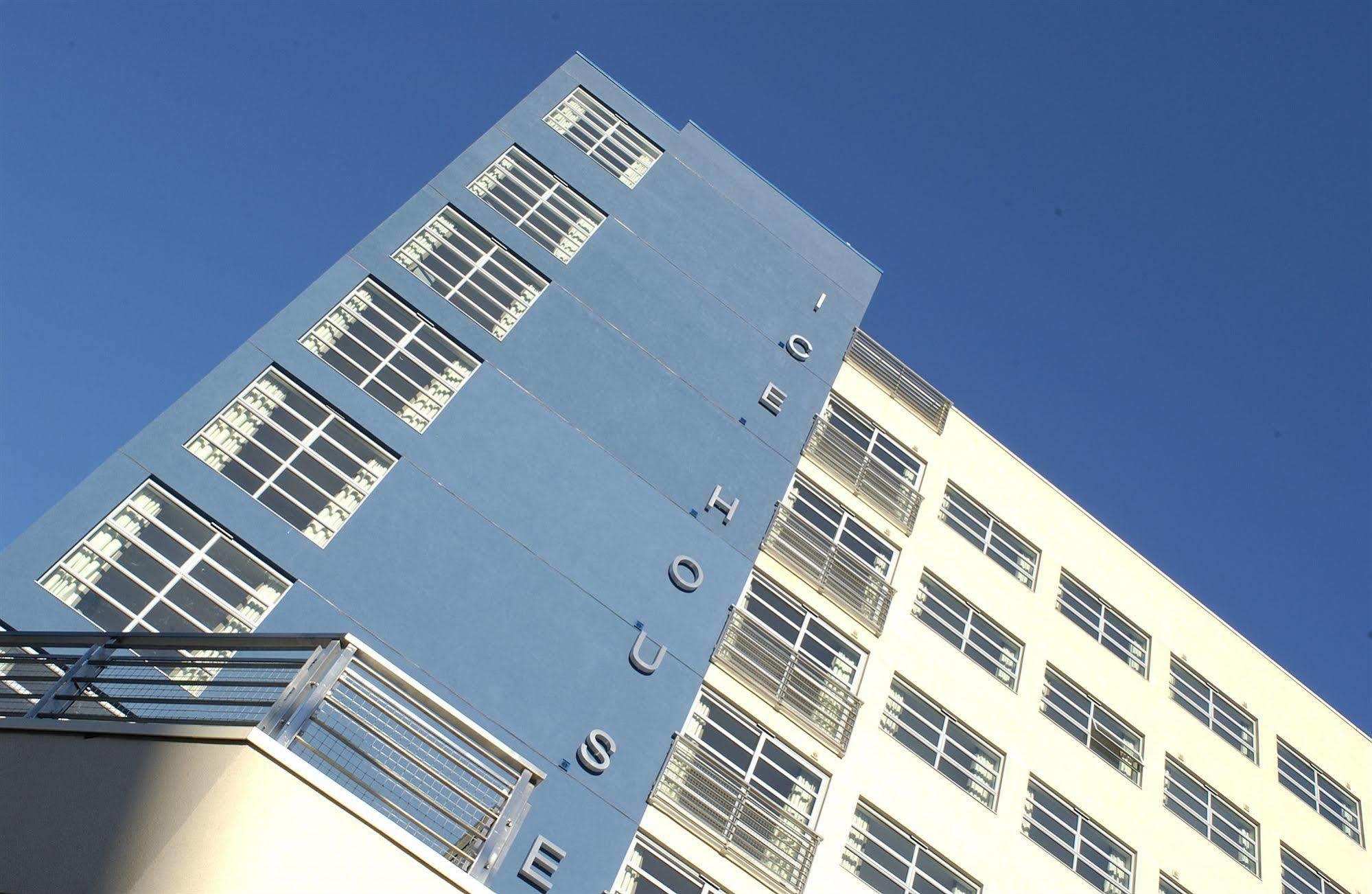 Premier Aparthotel 4*
