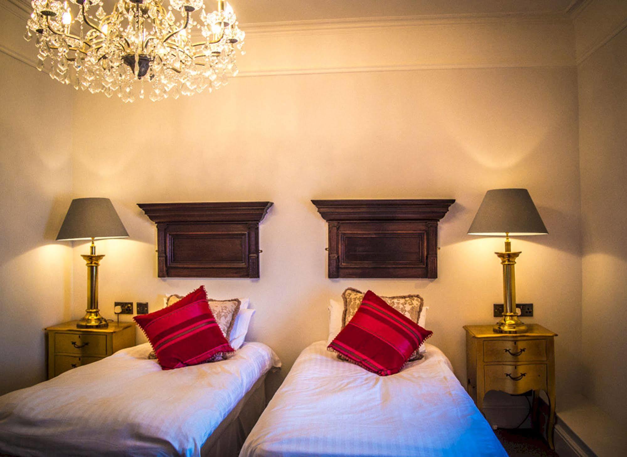 The Walton 4*