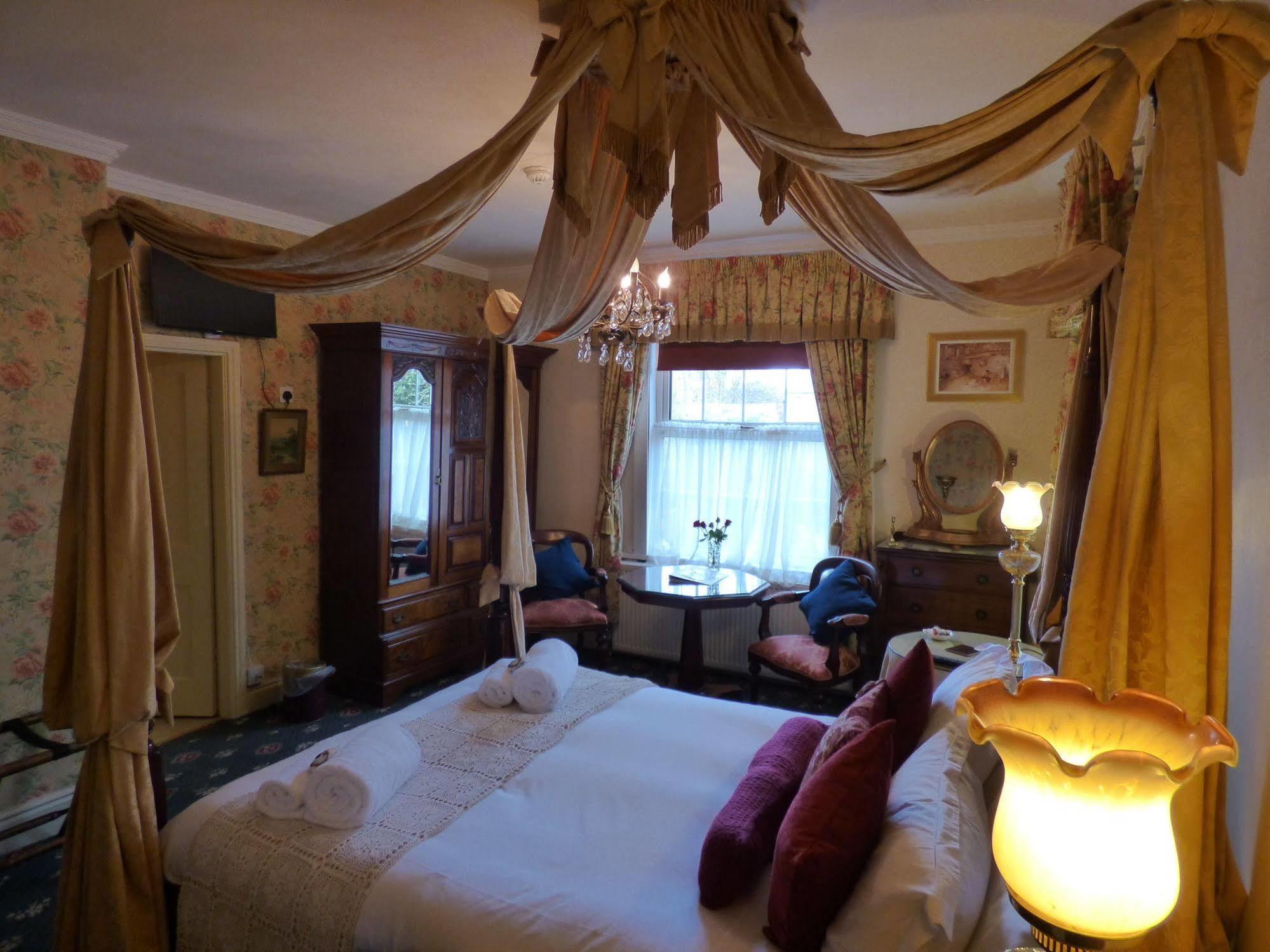 Nottingham Lodge Acomodação com café da manhã  4*