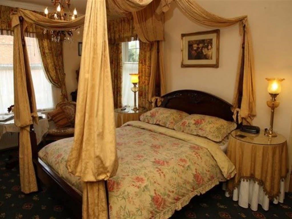 Nottingham Lodge 4*