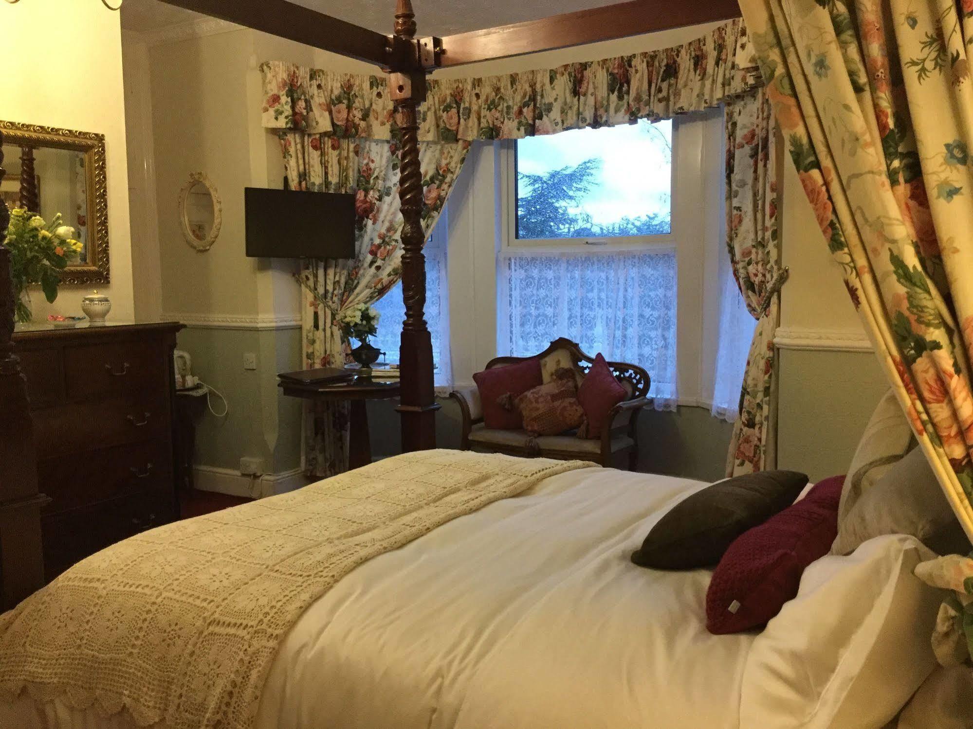 Nottingham Lodge Acomodação com café da manhã  4*
