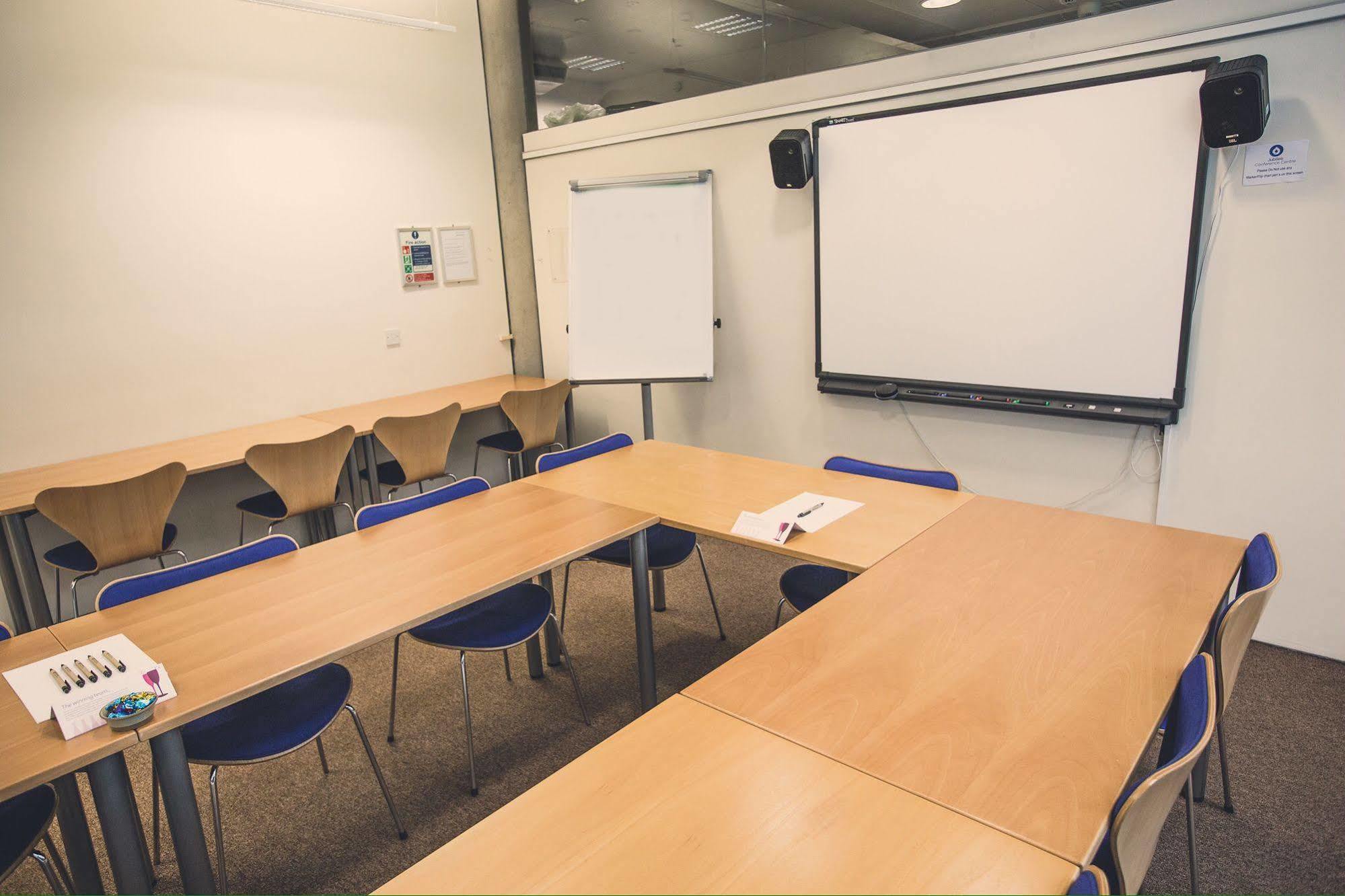 Hotel Jubilee Conference Centre 3*