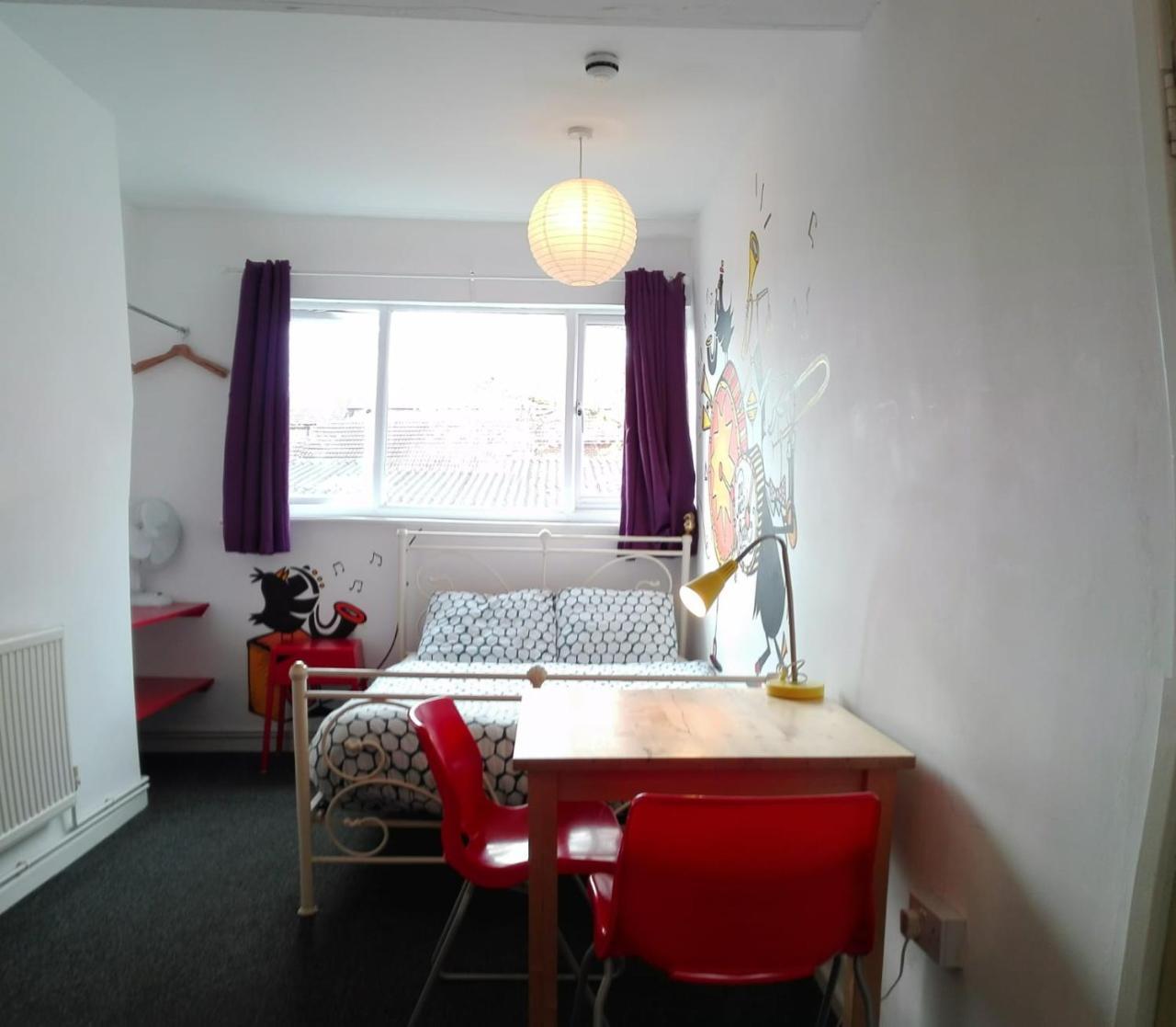 Igloo Backpackers & Annexe Hostel