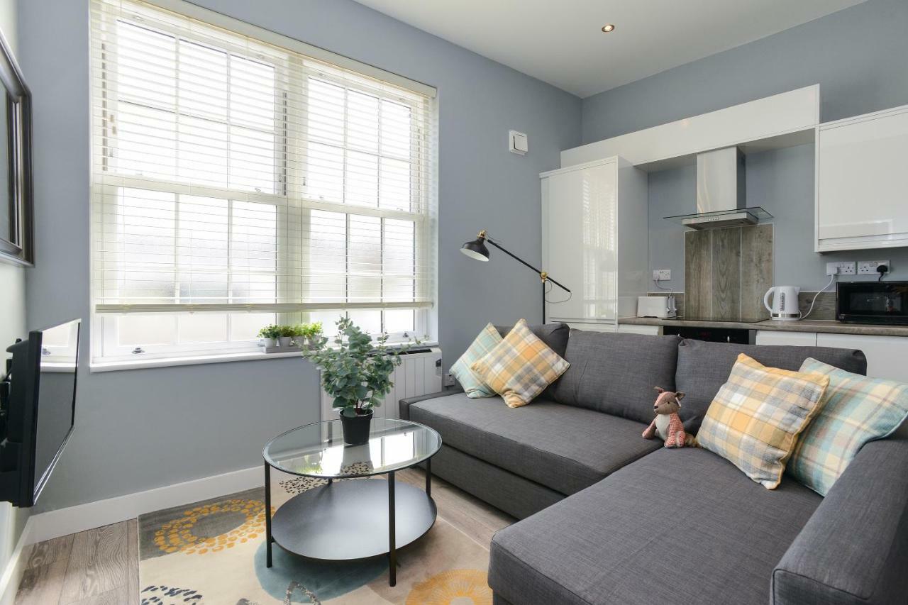 Arena - Stylish And Homely By The Ice Arena With Parking Apartment *