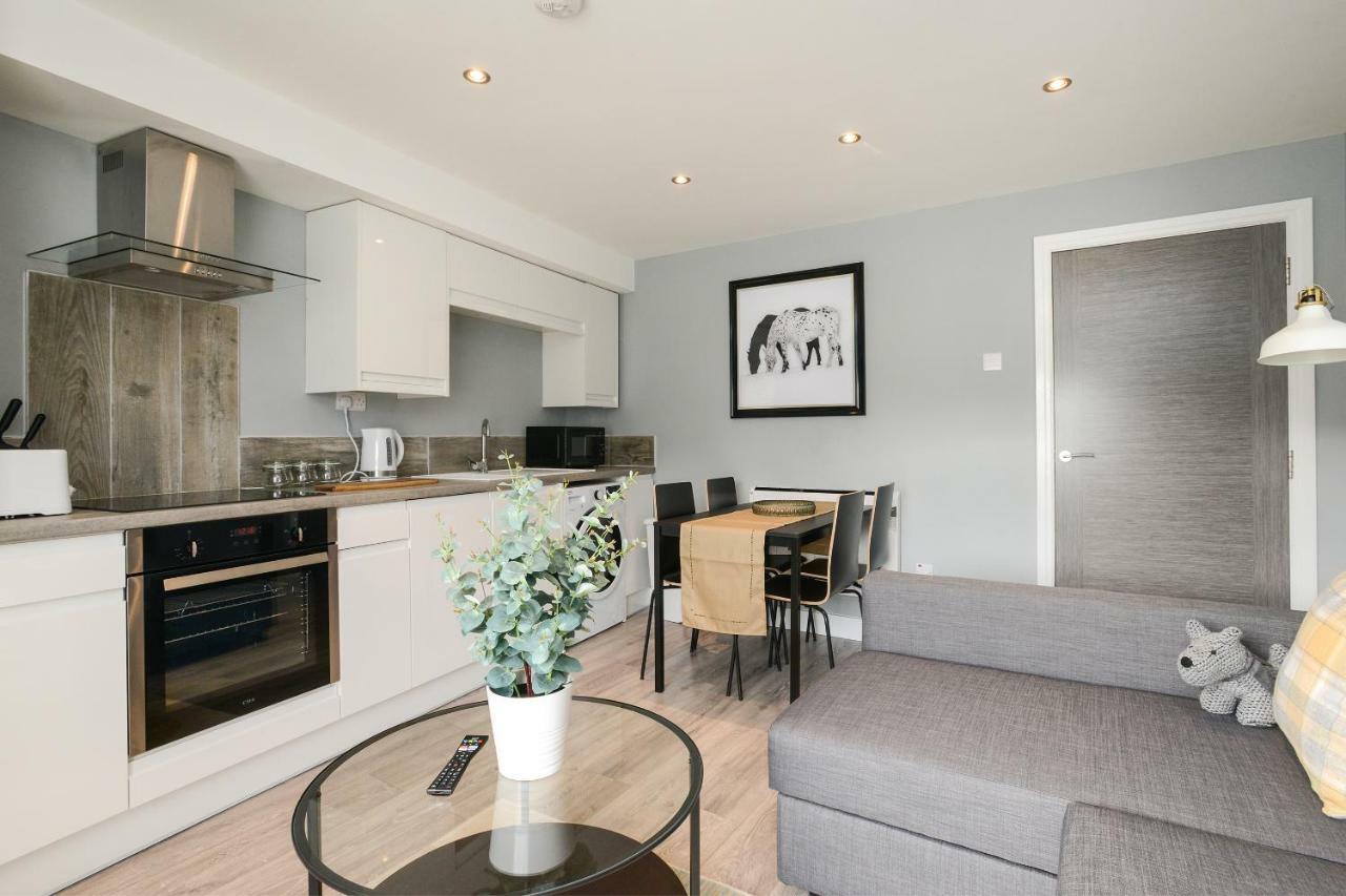 Arena - Stylish And Homely By The Ice Arena With Parking *