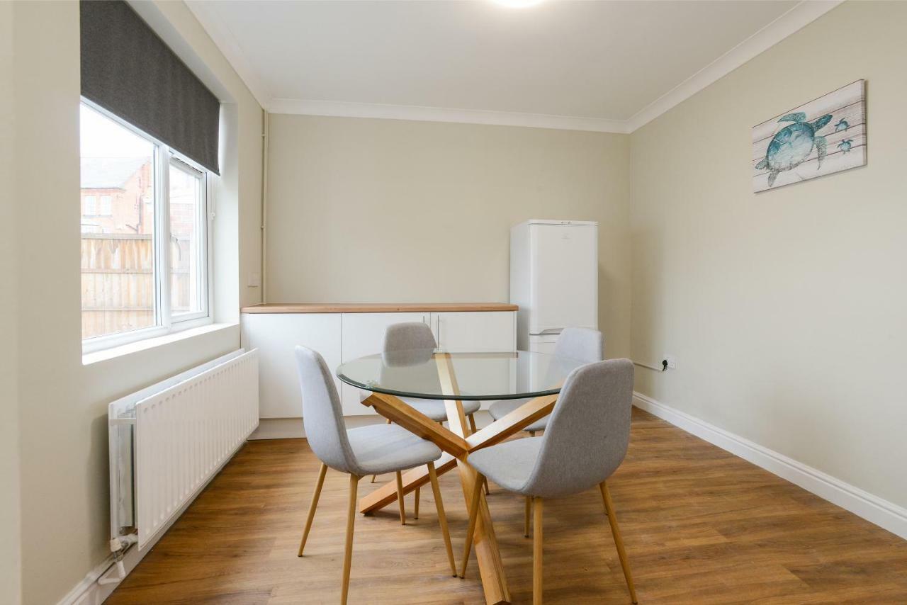 Cosy House In The Heart Of Beeston With Free Parking And Wifi Holiday home