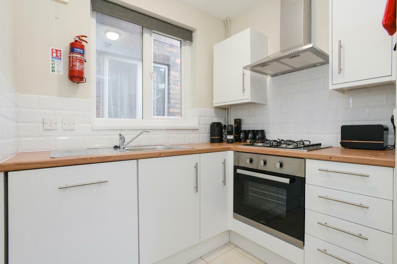 Holiday home Cosy House In The Heart Of Beeston With Free Parking And Wifi *