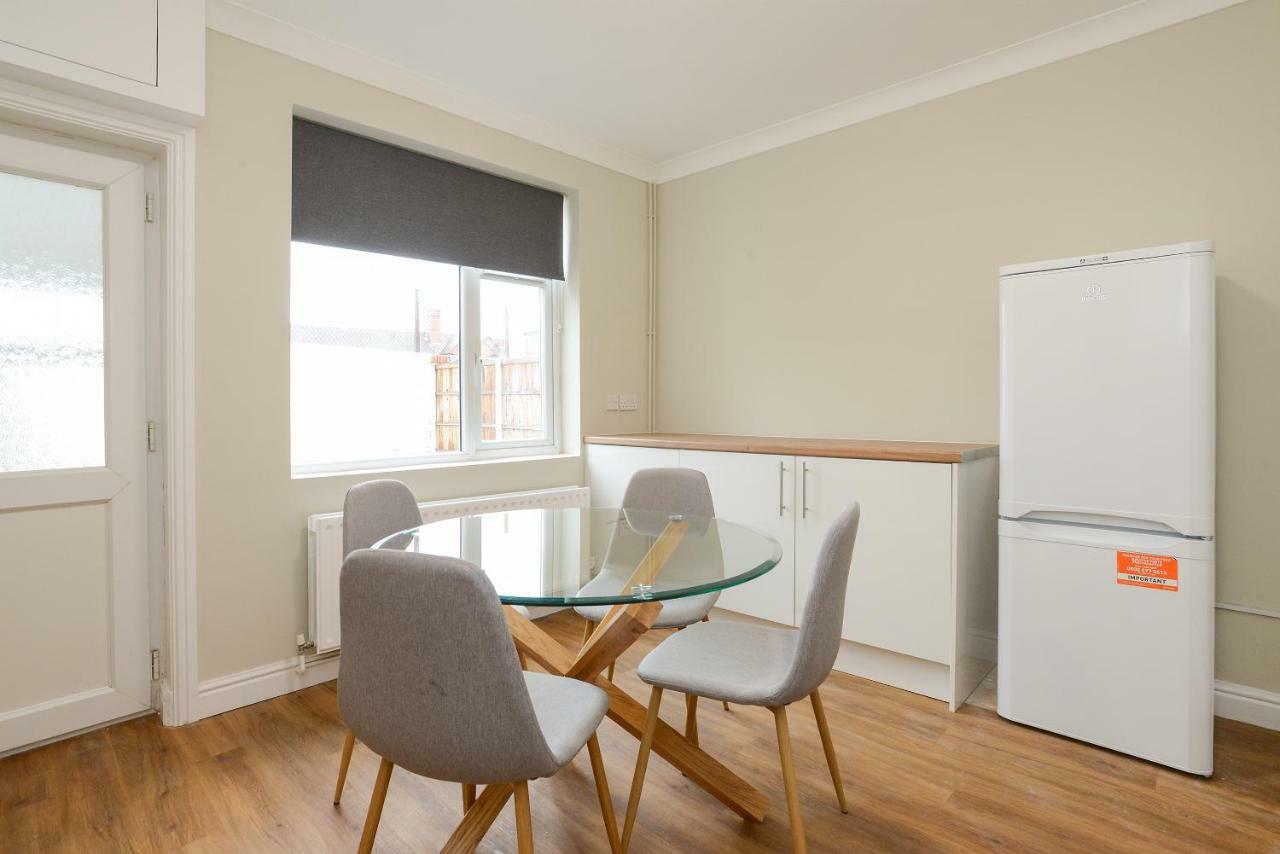 Holiday home Cosy House In The Heart Of Beeston With Free Parking And Wifi Nottingham