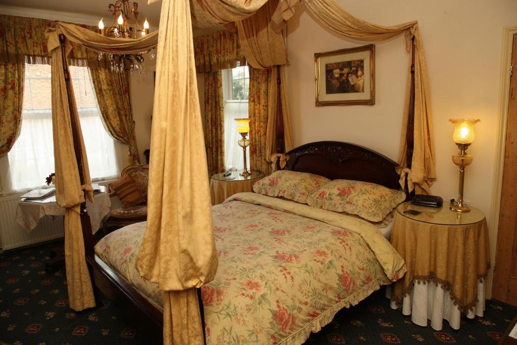 Nottingham Lodge 4*