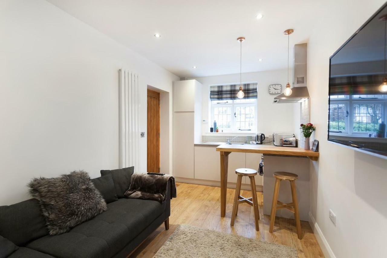 The Woodpecker Snug Apartment