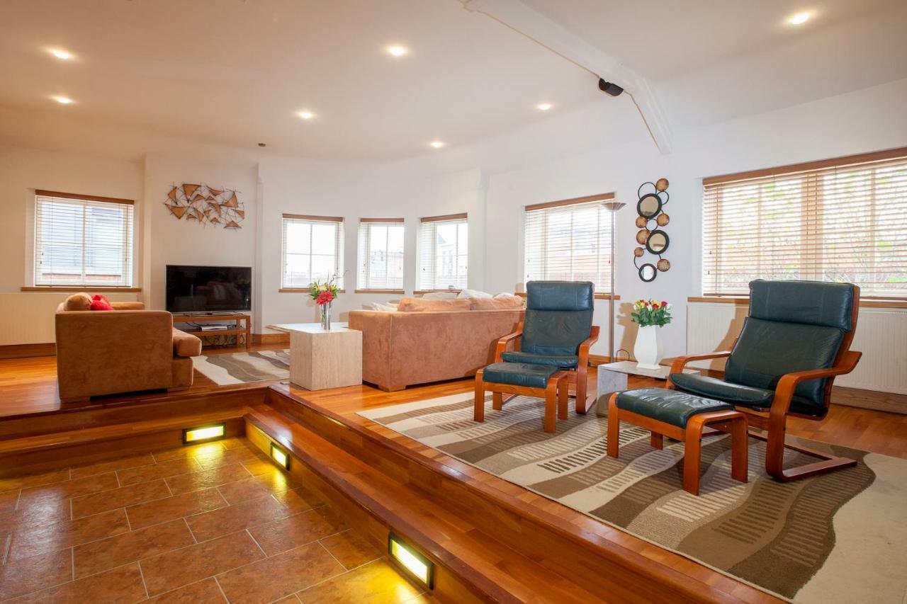 Bright Private - Peaceful Morden Location Apartment *