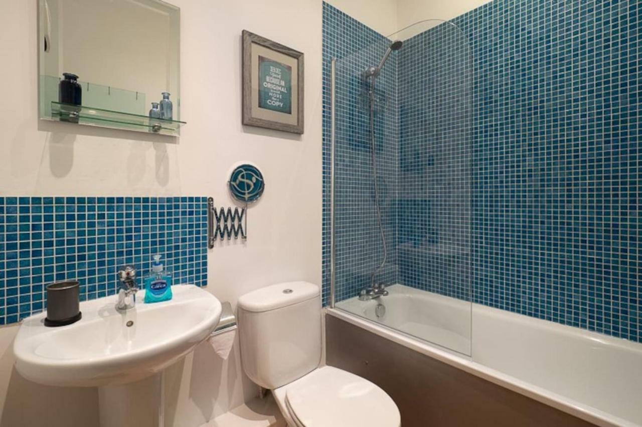 Stylish And Comfortable Lace Market Studio *
