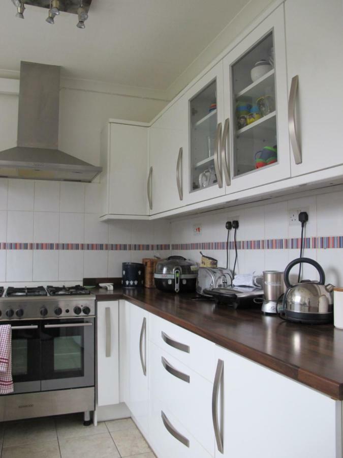 Hospedagem domiciliar Westmorland - 4 House - Walking Distance To Qmc And - Free Parking