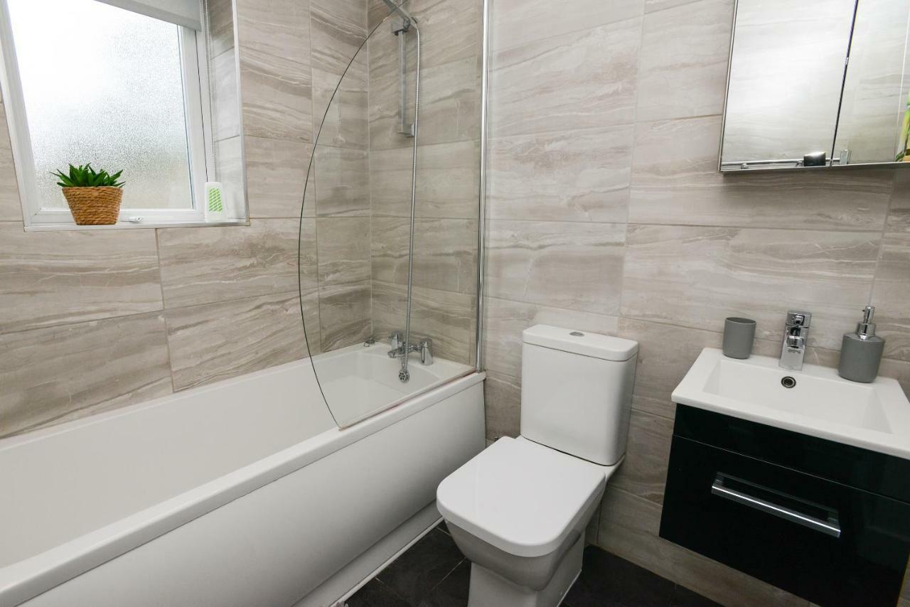 Apartment De Luxe Short Stays-beeston House