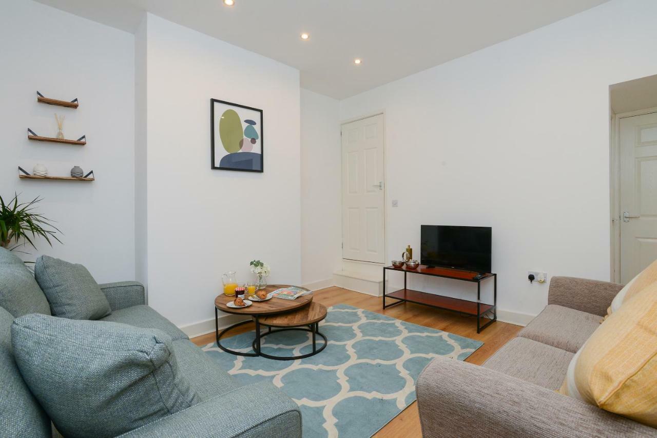 Apartment De Luxe Short Stays-beeston House *