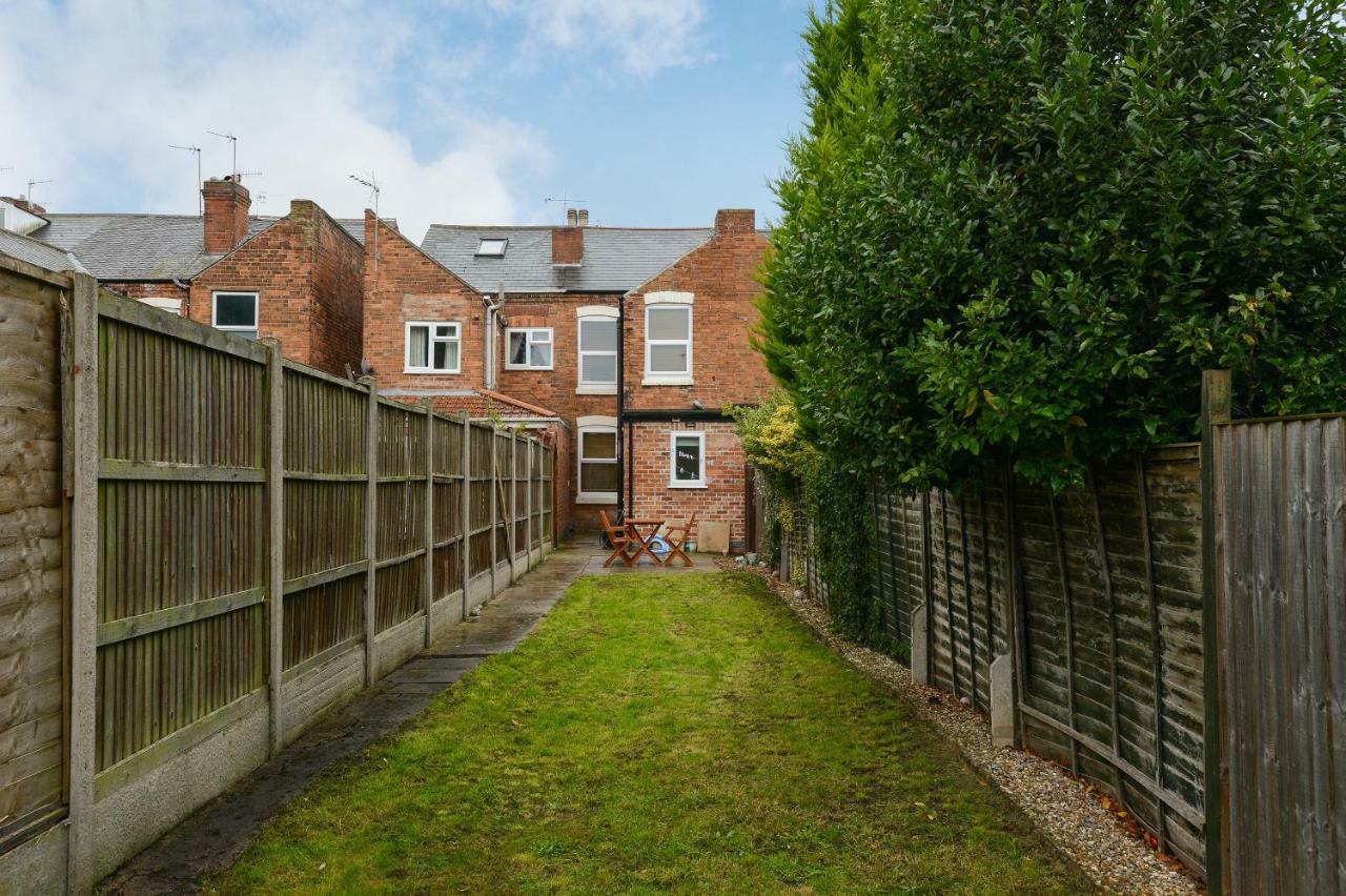 De Luxe Short Stays-beeston House