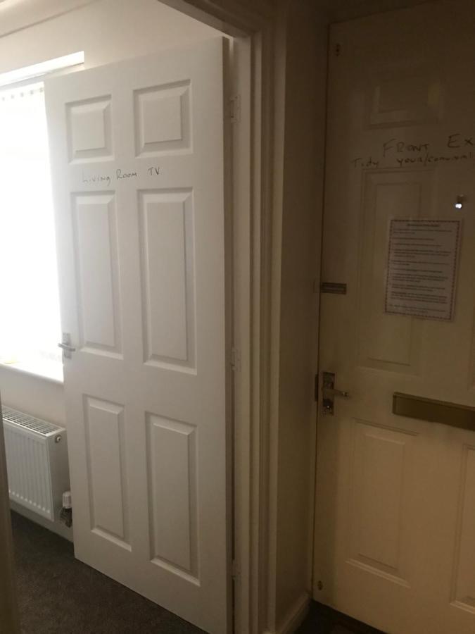 Homestay House Shared, New Build 36 3bedrooms *