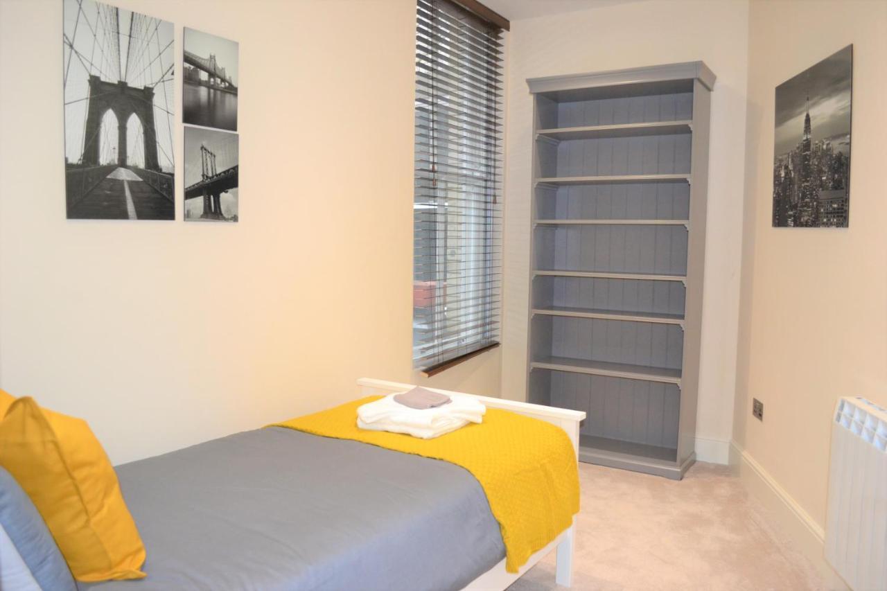Onpoint - 2 Bed City Centre - Ideal Location! *