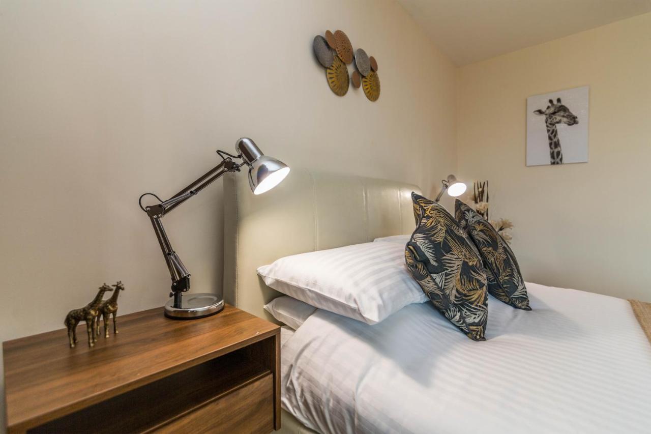 Apartment Raleigh Penthouse, Luxury With Balcony And Parking