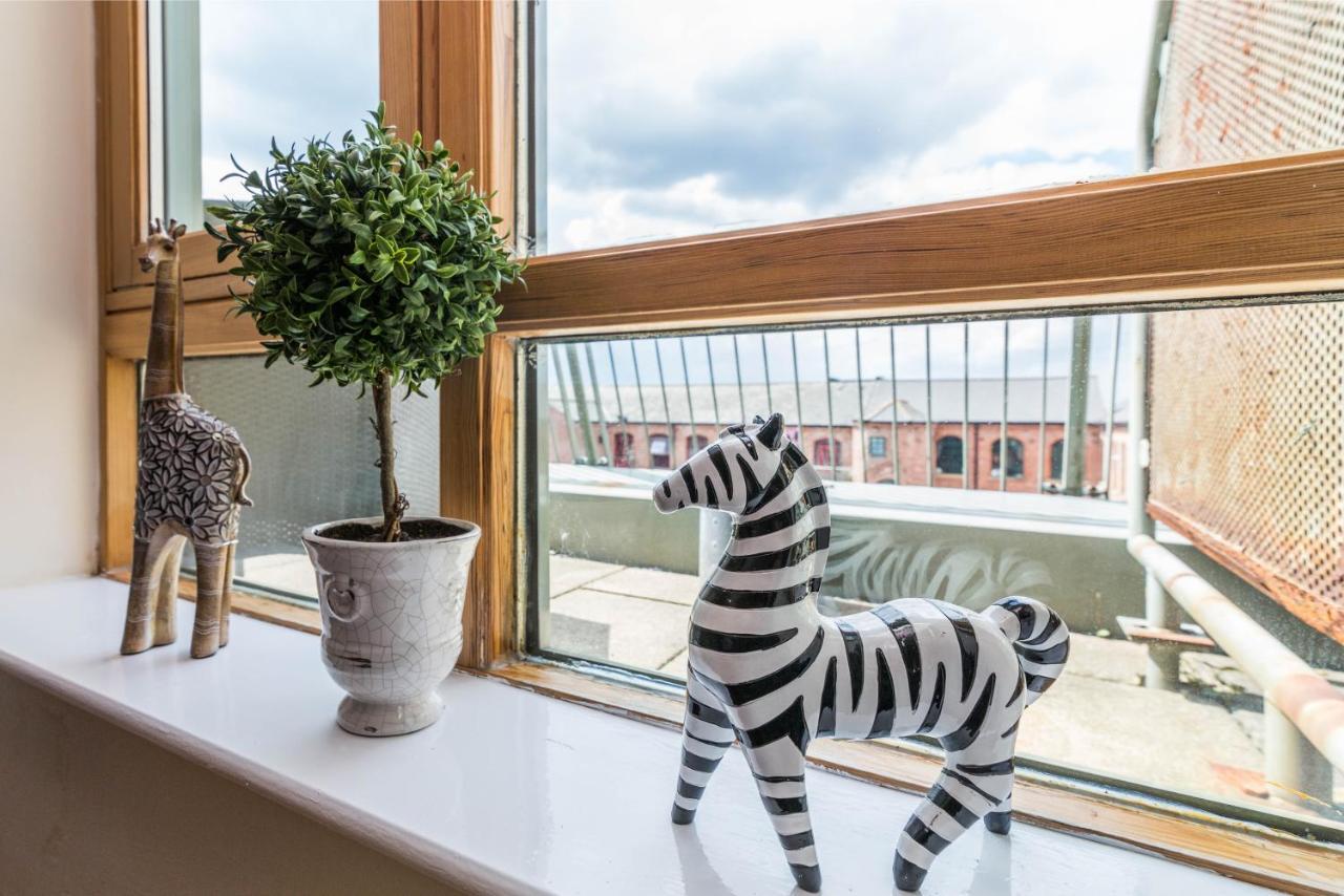 Raleigh Penthouse, Luxury With Balcony And Parking Apartment
