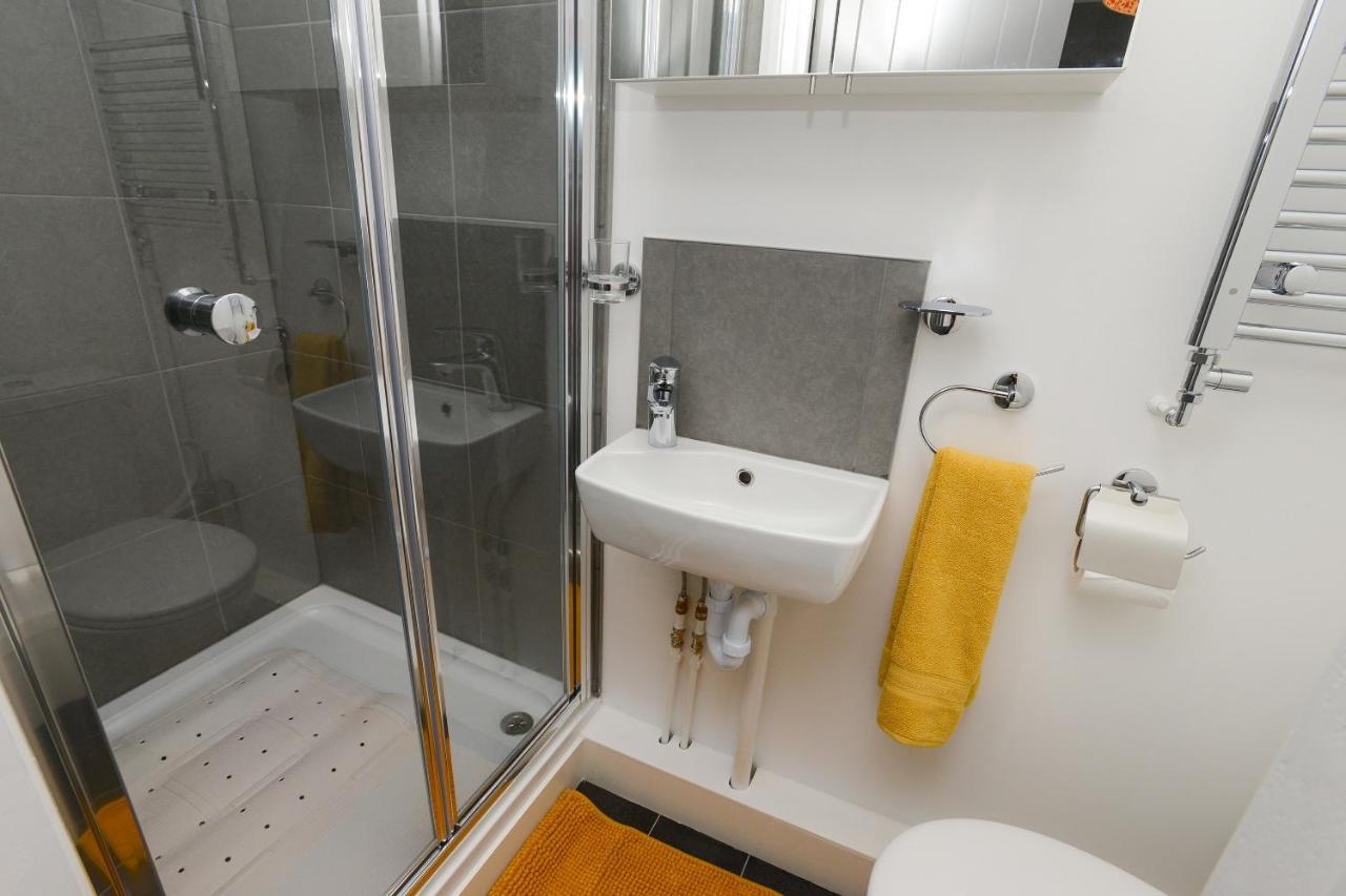 De Luxe Short Stays-middleton Apartment Nottingham