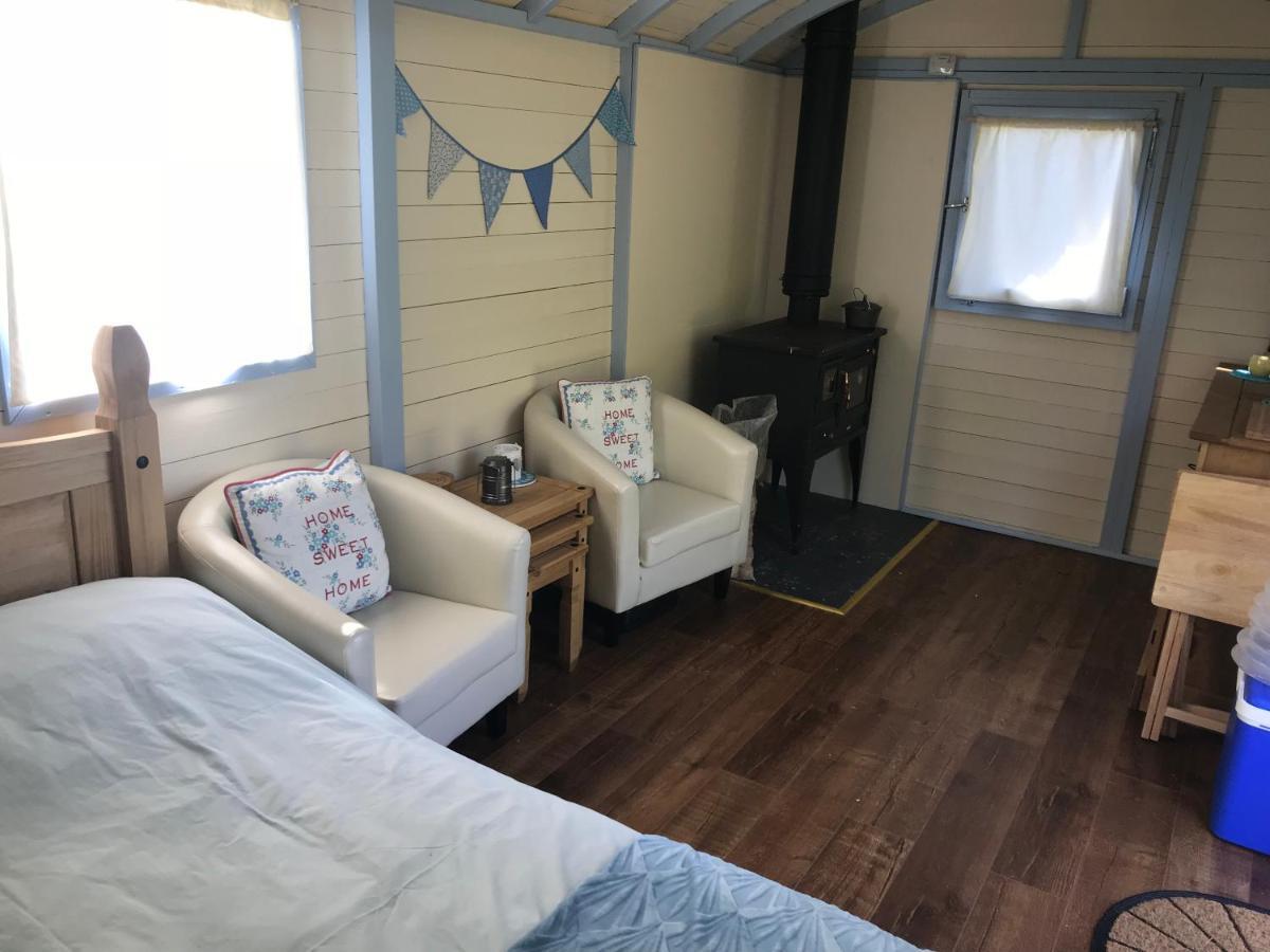 Elton Barn Fishery & Retreat *