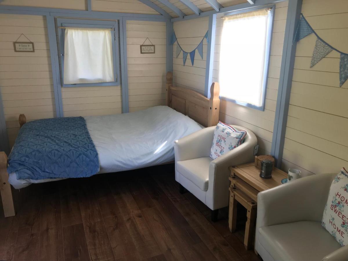 Elton Barn Fishery & Retreat Lodge *