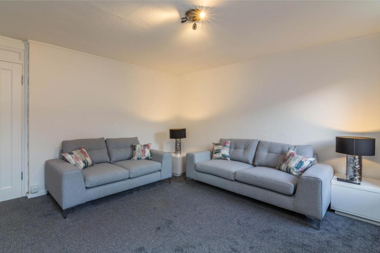 Magdala - Sleek And Modern 2bed In