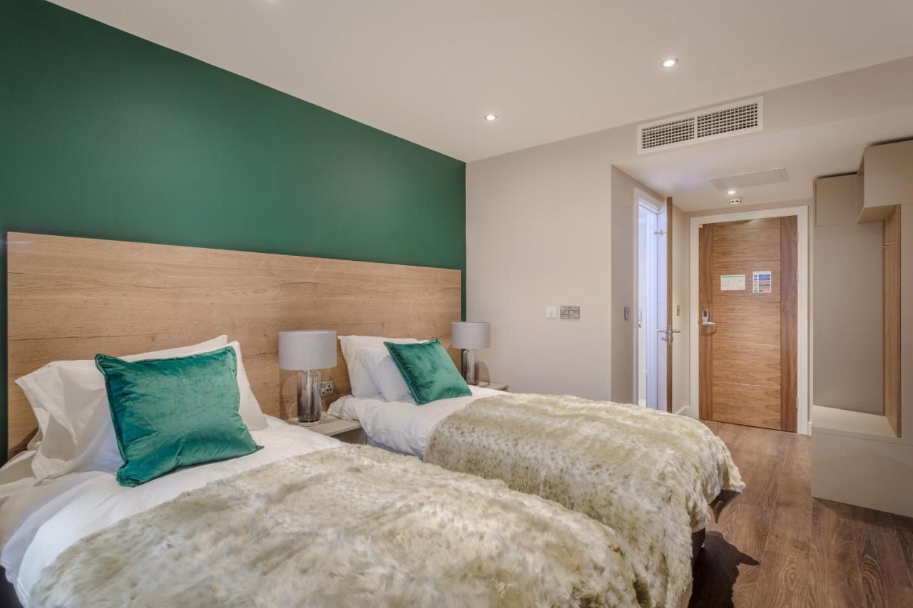 Aparthotel Dwell Living 4*