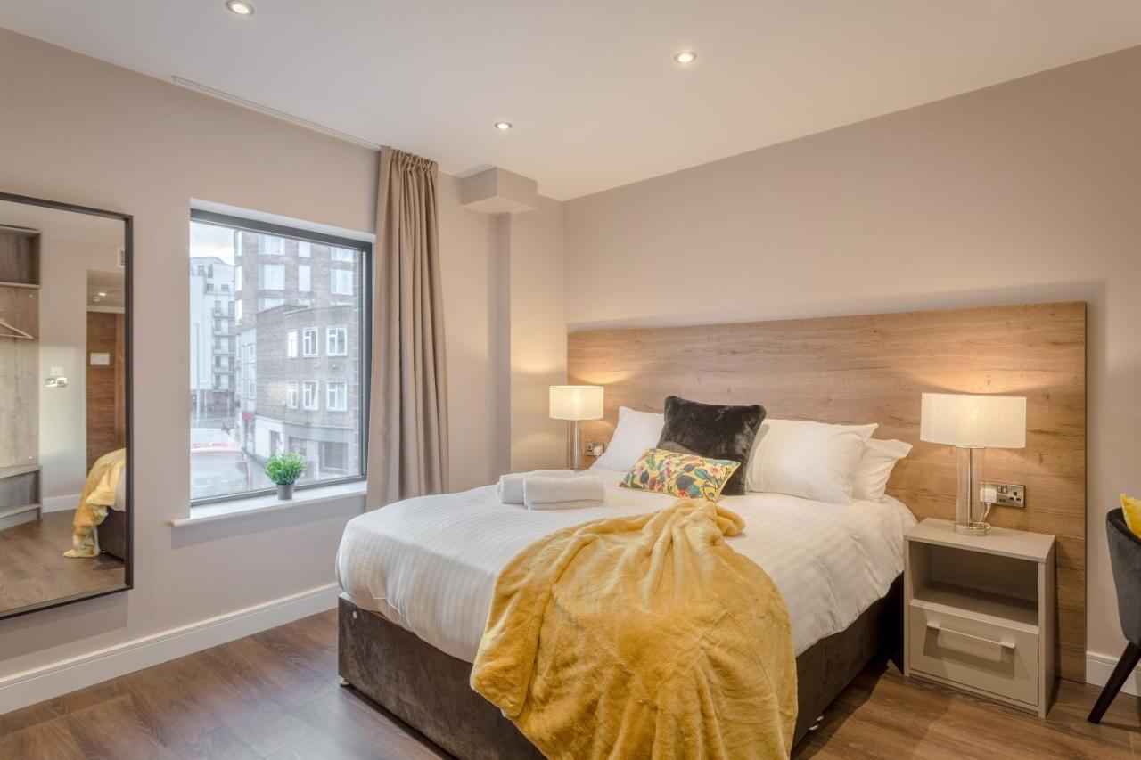 Dwell Living 4*