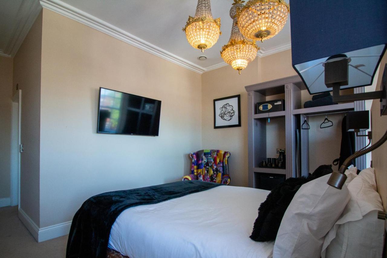 The Walton 4*