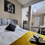 Easy Living Nottingham - The Albany