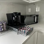 Entire Home In Nottingham For Family, Friends And Contractors