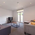 Gertrude House - Spacious 3Br Bungalow In Nottingham