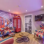The Old School House - Luxury Themed Apartments